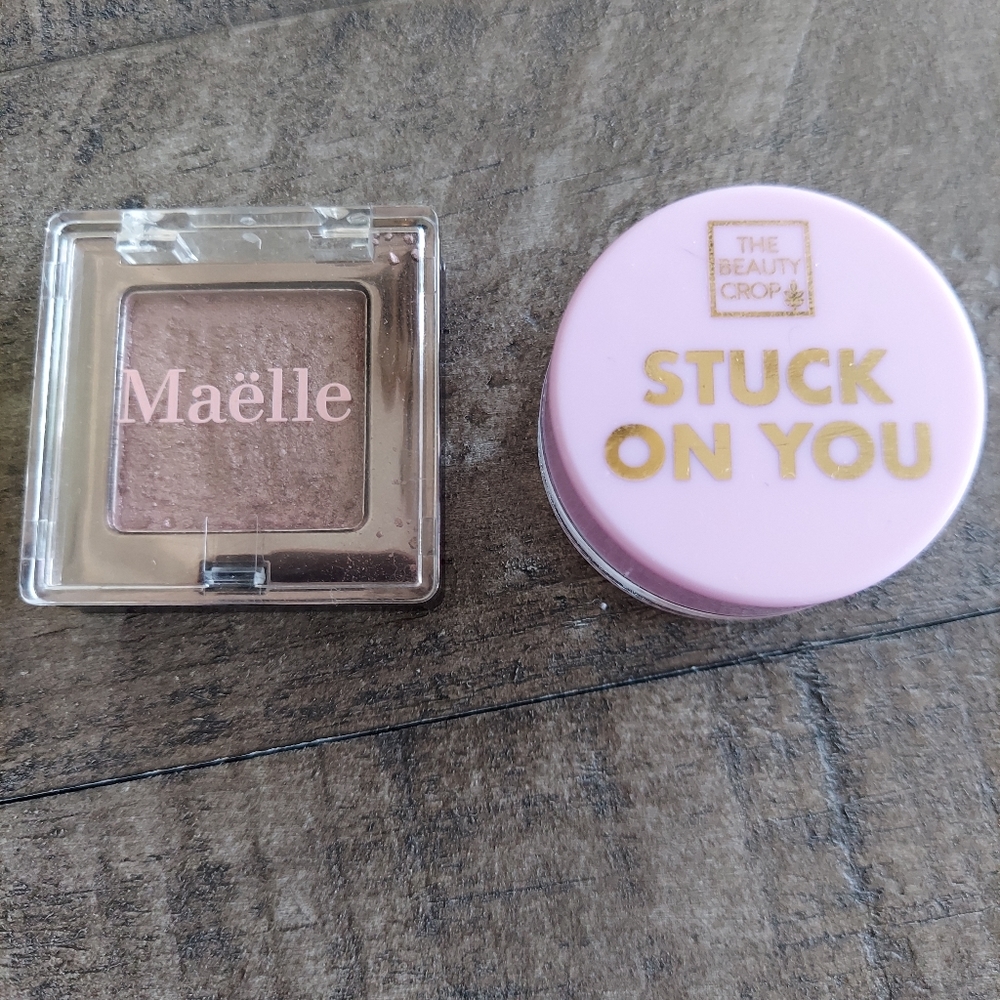 Eyeshadow and eyeshadow primer